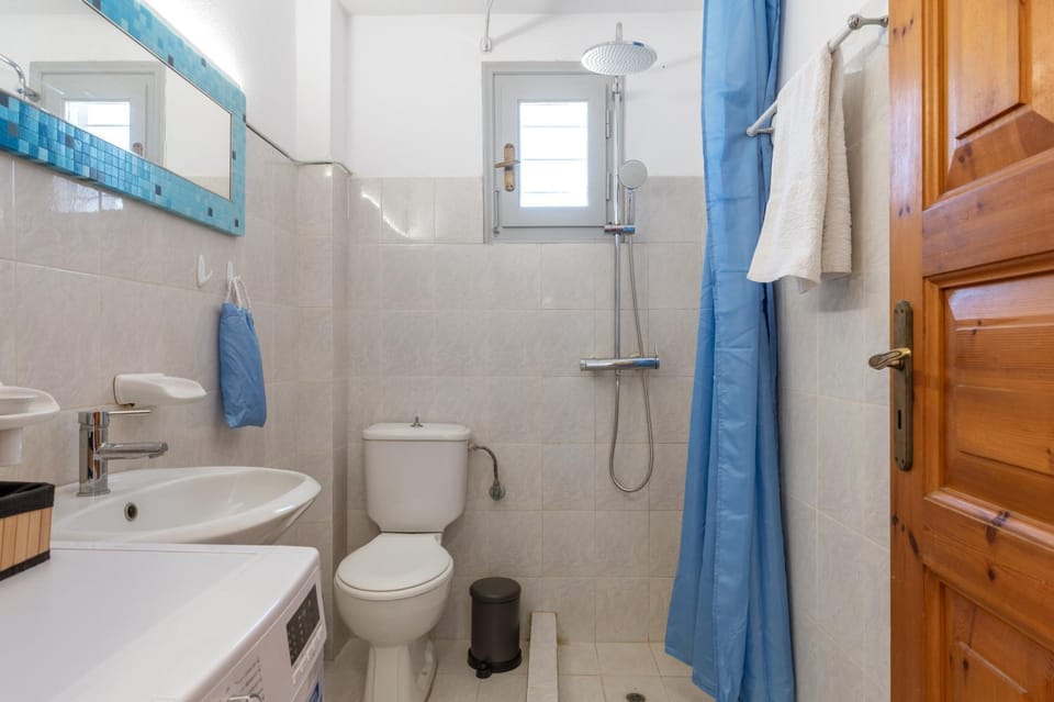 Bathroom, Living room