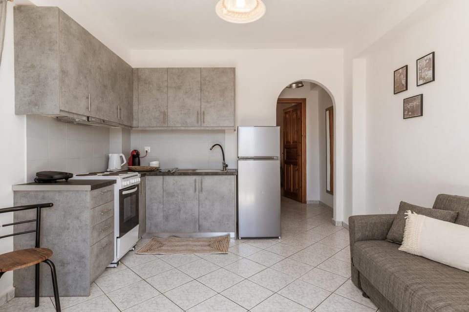 Property building, Kitchen or kitchenette, Living room