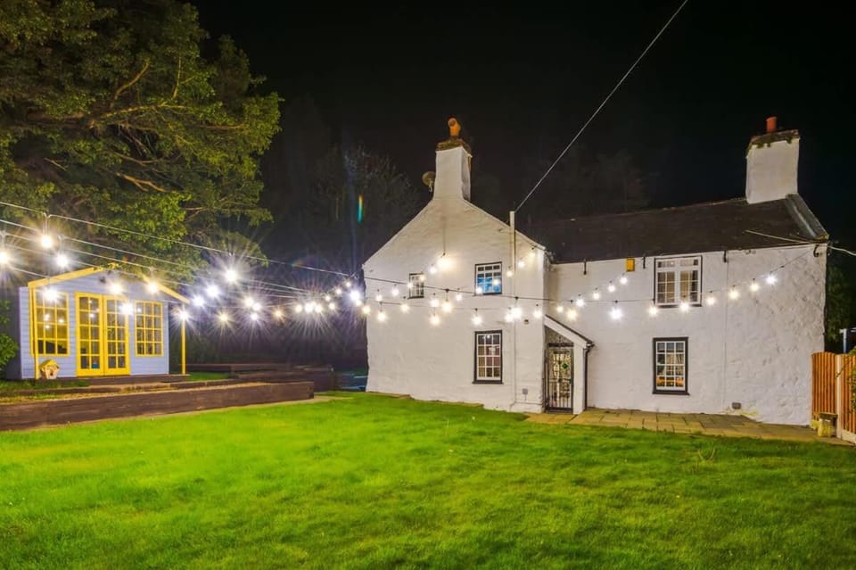 Mochdre Holiday Cottages House in Wales