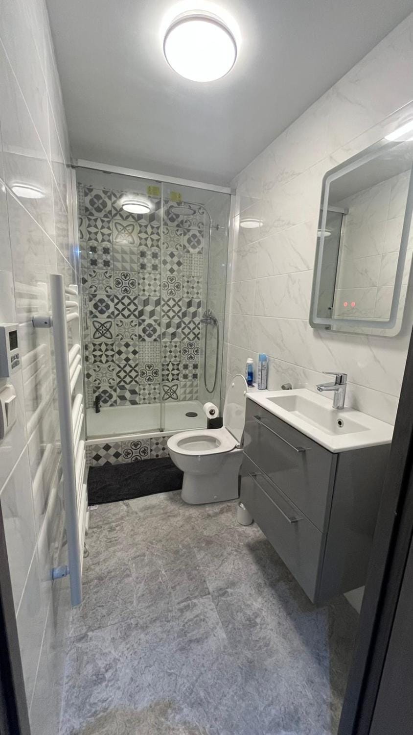 Shower, Bathroom