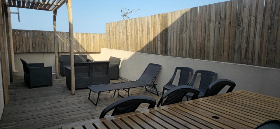 Patio, Balcony/Terrace, Balcony/Terrace, Living room, Dining area