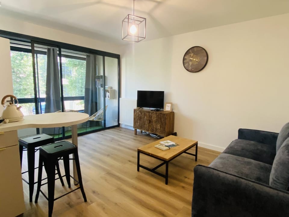 Communal lounge/ TV room, Living room