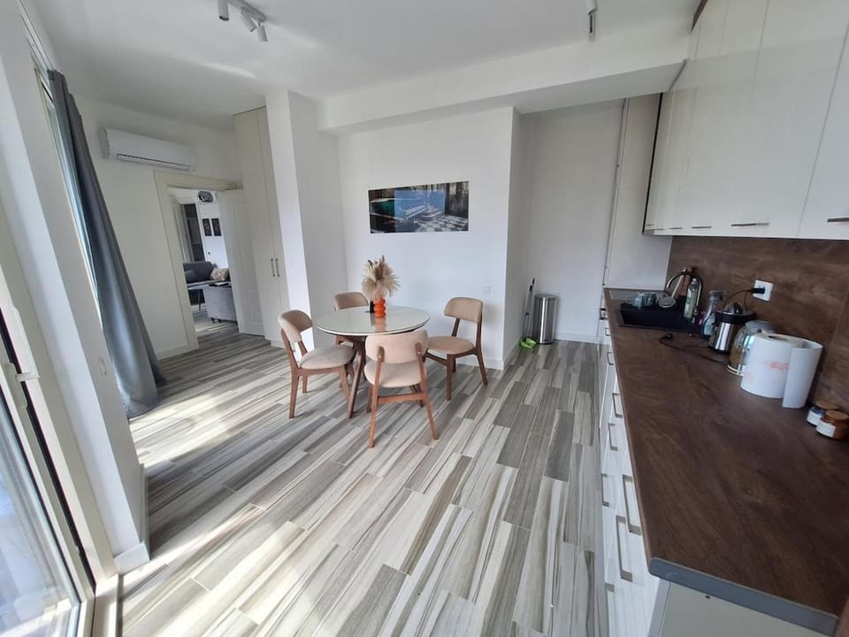 Kitchen or kitchenette, oven, stove