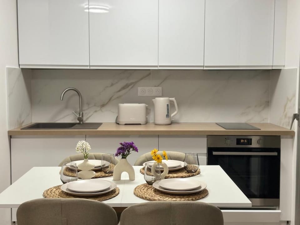 Coffee/tea facilities, Food, stove