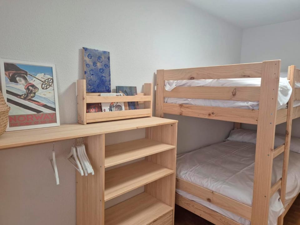 Photo of the whole room, bunk bed
