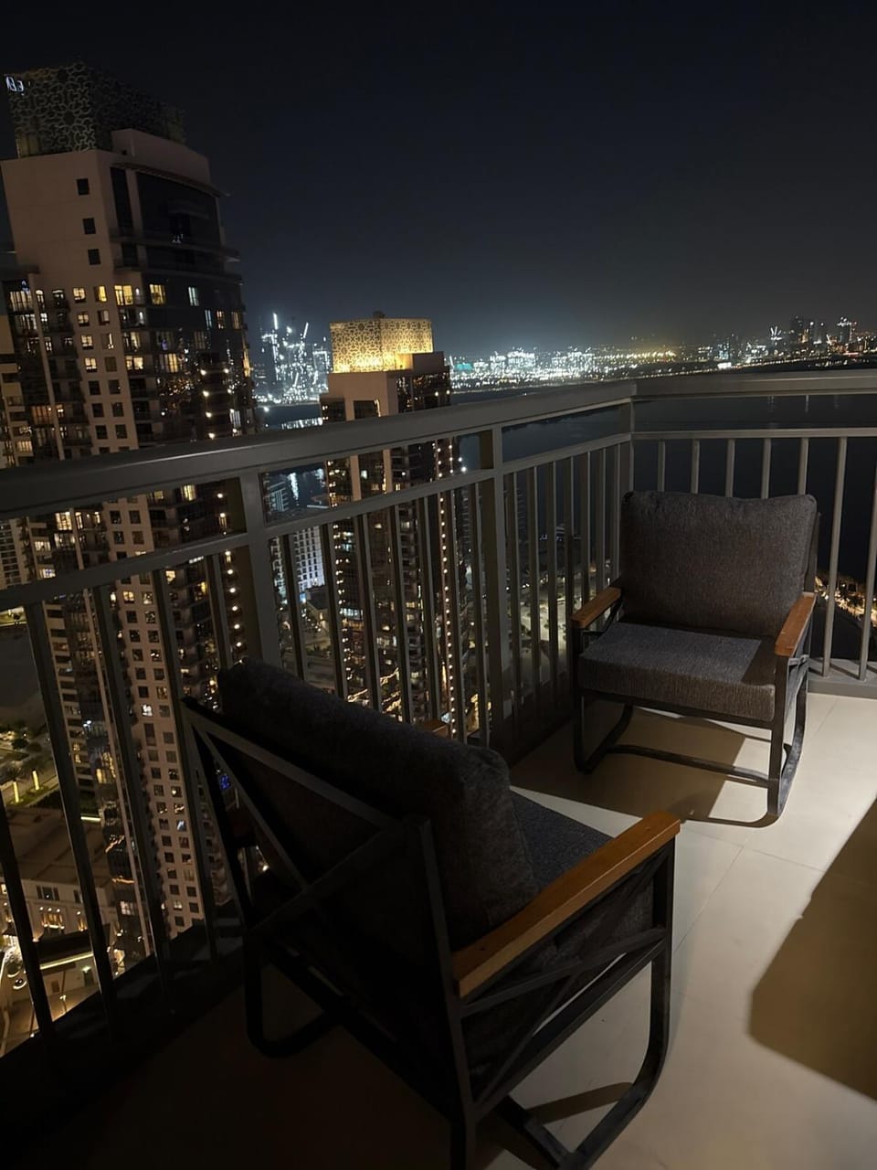 Night, View (from property/room), Balcony/Terrace, Living room, Seating area, City view