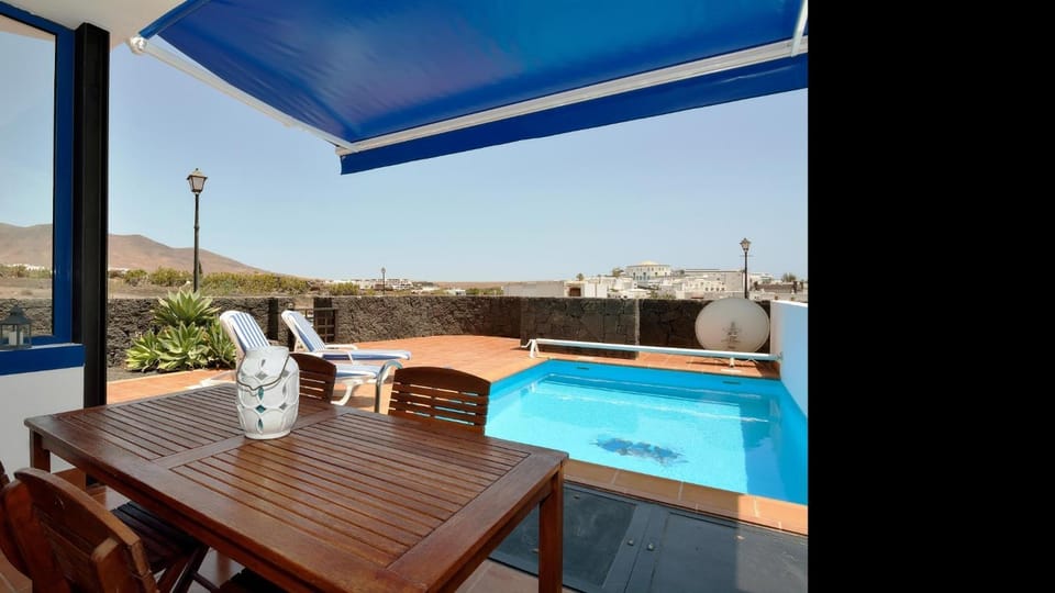 Balcony/Terrace, Balcony/Terrace, Mountain view, Pool view, sunbed