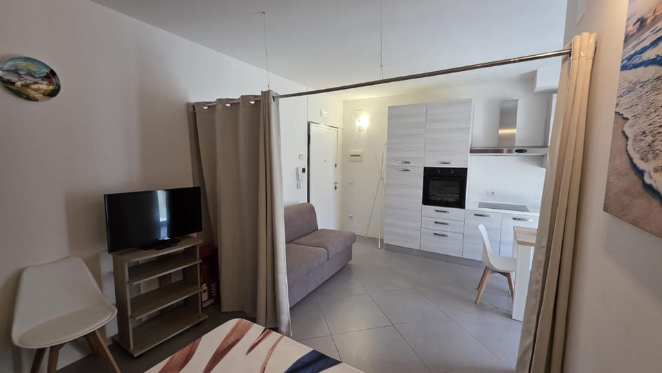 TV and multimedia, Kitchen or kitchenette, Living room