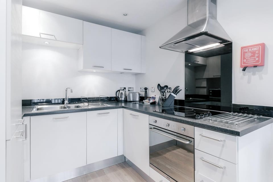 Roomspace Serviced Apartments - Capitol Square Apartment in Epsom