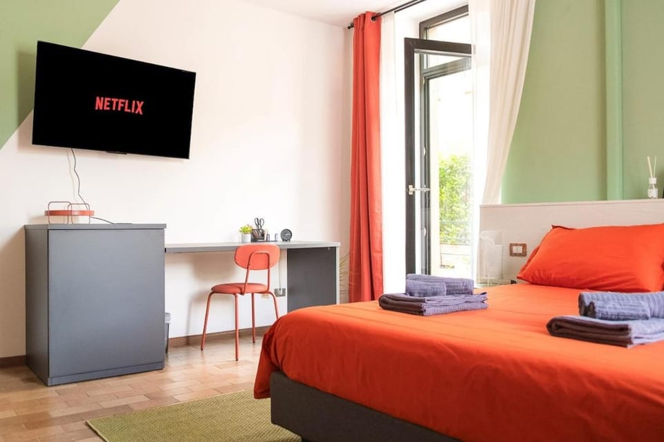TV and multimedia, Photo of the whole room