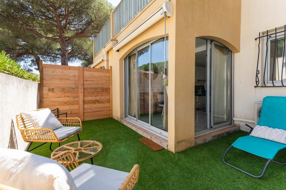 Le Grand Bleu Modern and functional apartment with terrace and parking House in Agde