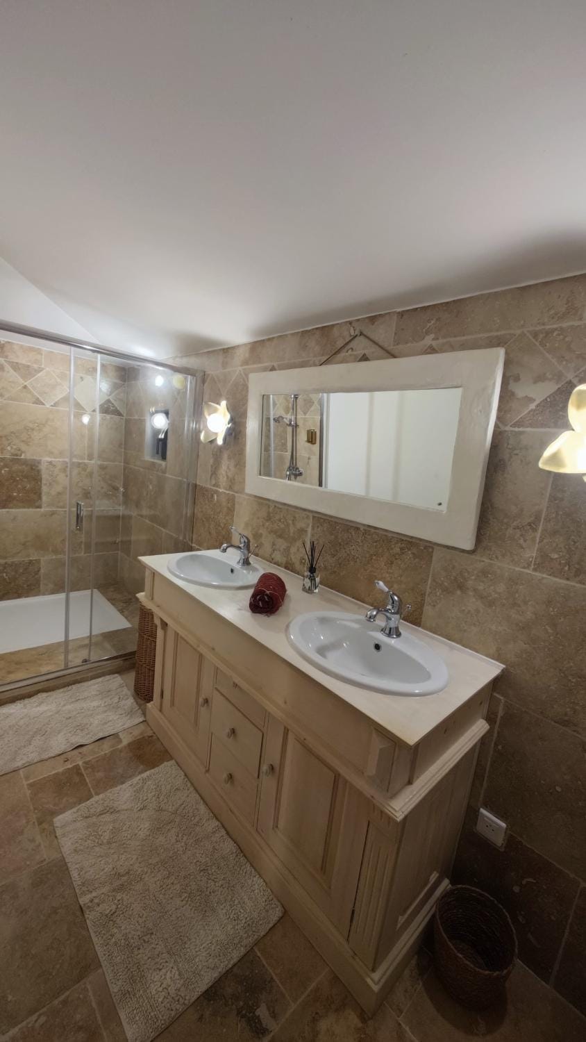 Shower, Bathroom, bidet