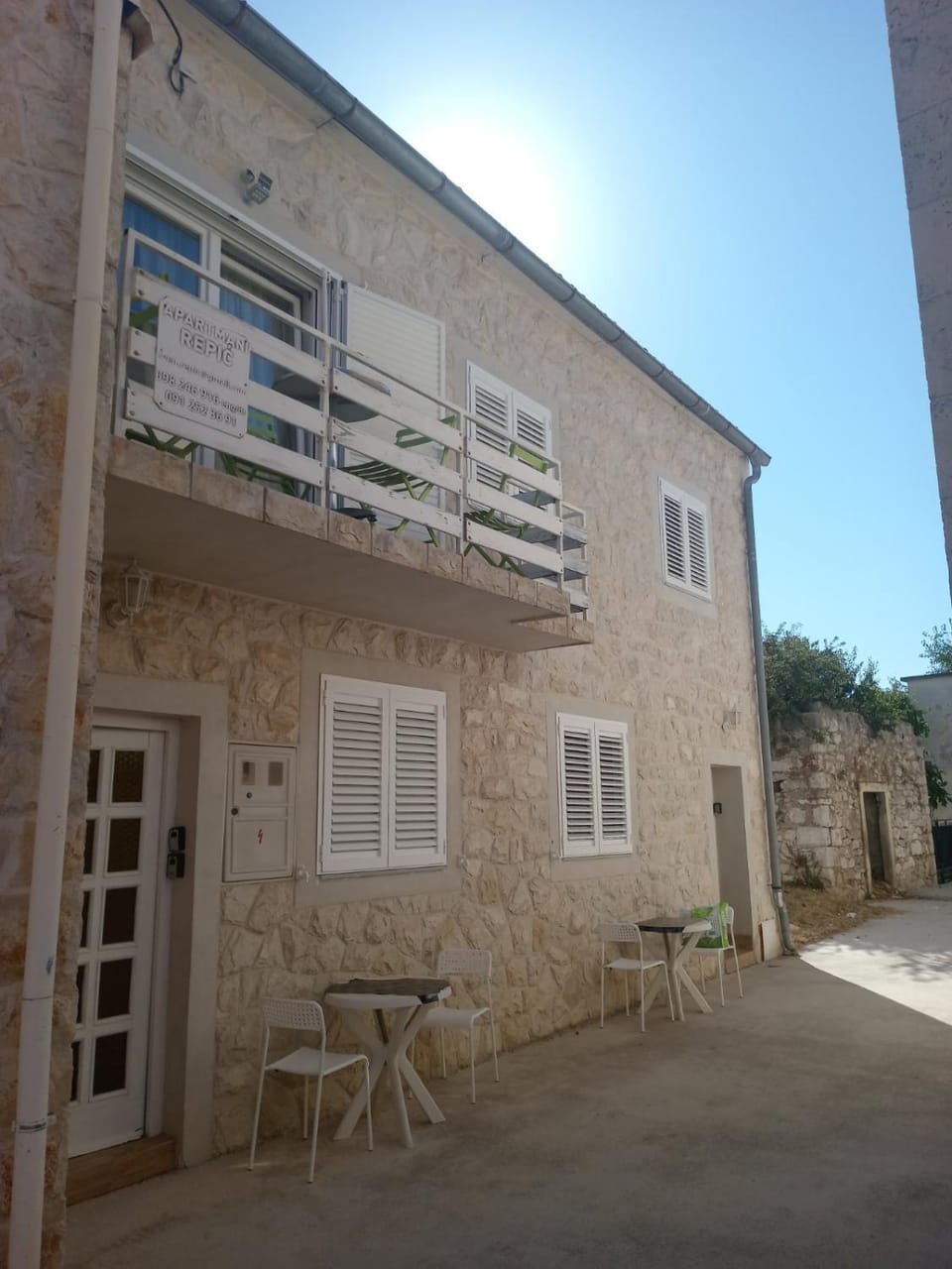 Peach apartment's Repić Apartment in Šibenik-Knin County, Croatia