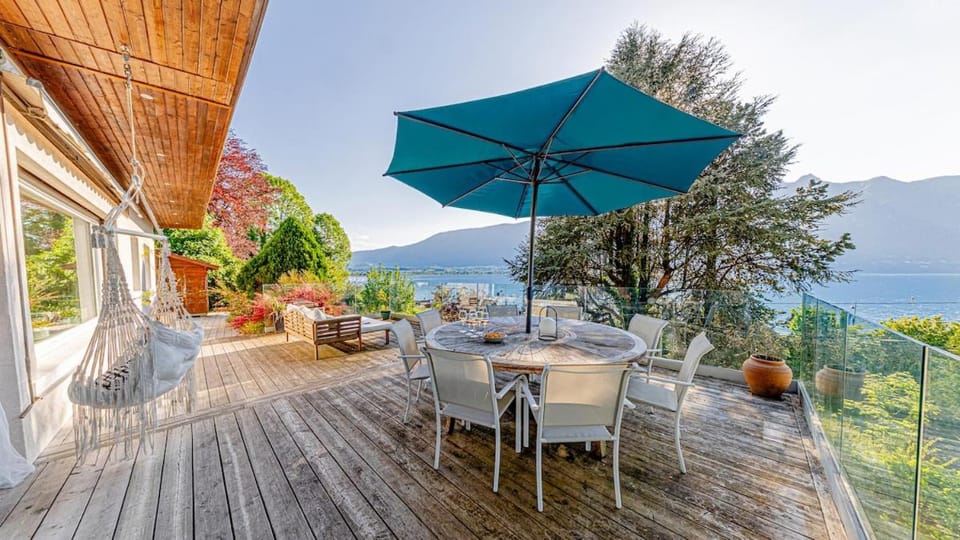 villa frontlake Villa in Tresserve