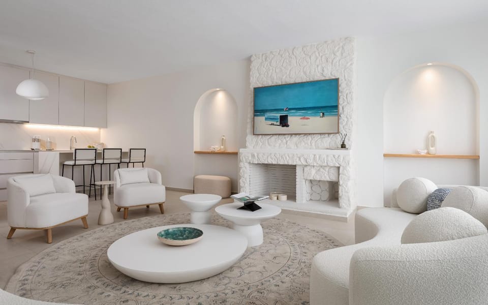 TV and multimedia, Kitchen or kitchenette, Living room, Seating area