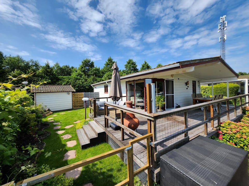 Property building, Garden, Balcony/Terrace, Garden view