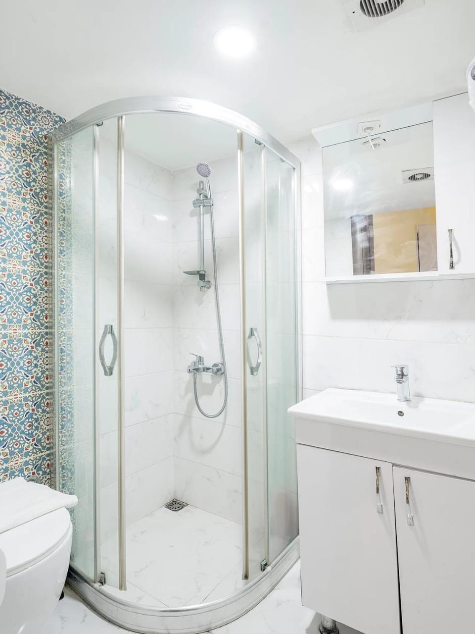 Shower, Toilet, Bathroom, towels