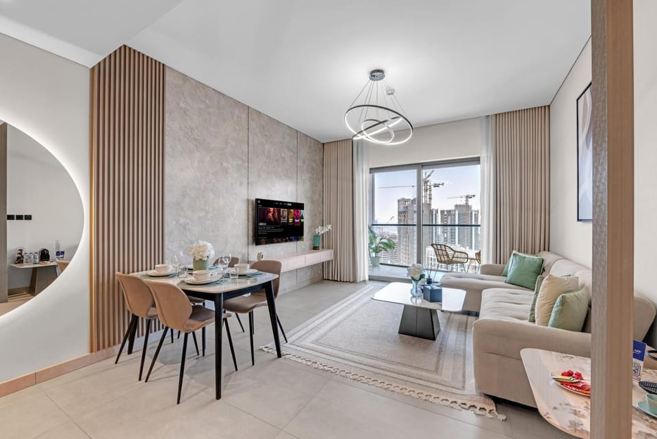 Relaxing 1BR w Maids room Minutes to Dubai Mall by Vibel Apartment in Dubai