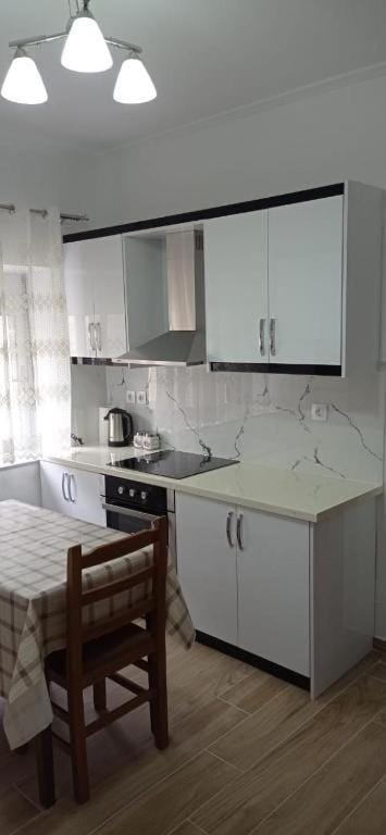 Kitchen or kitchenette, Dining area, stove