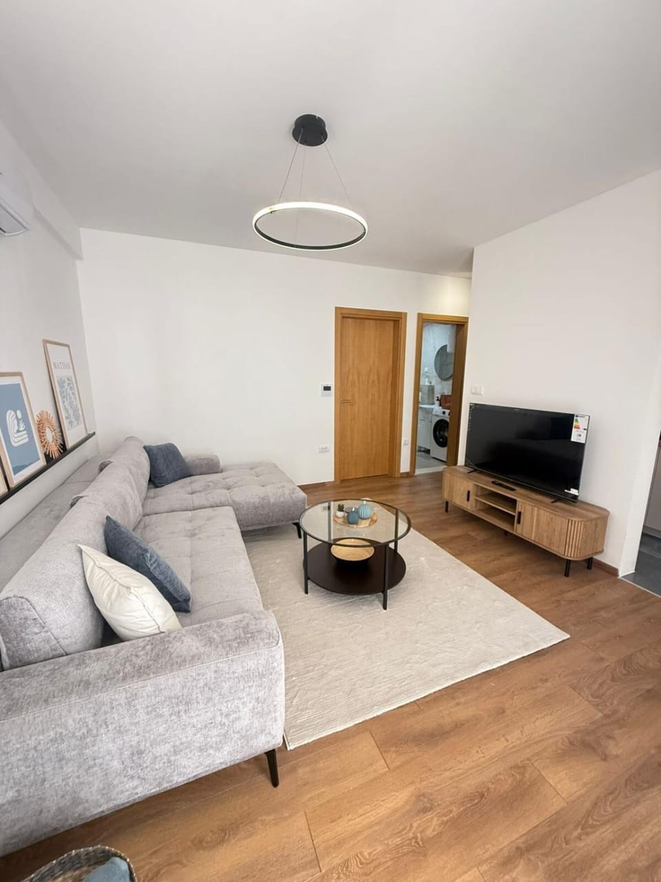 Communal lounge/ TV room, TV and multimedia, Living room, Seating area