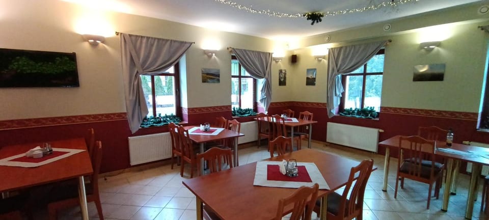 Restaurant/places to eat, Restaurant/places to eat