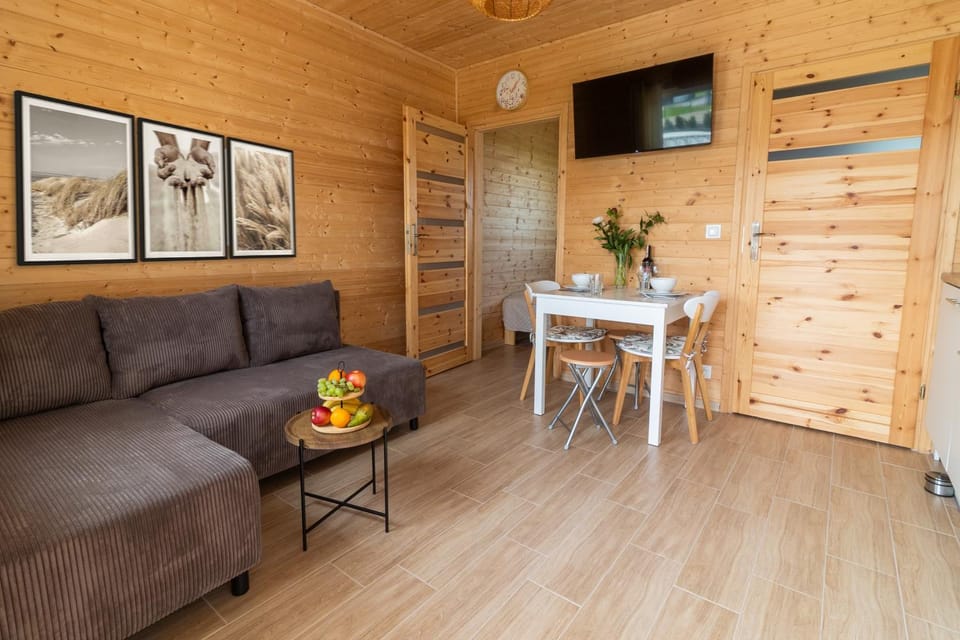 Communal lounge/ TV room, TV and multimedia, Living room, Dining area