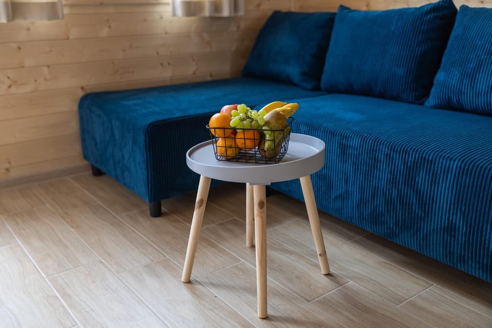 Living room, Food and drinks, Seating area, Food