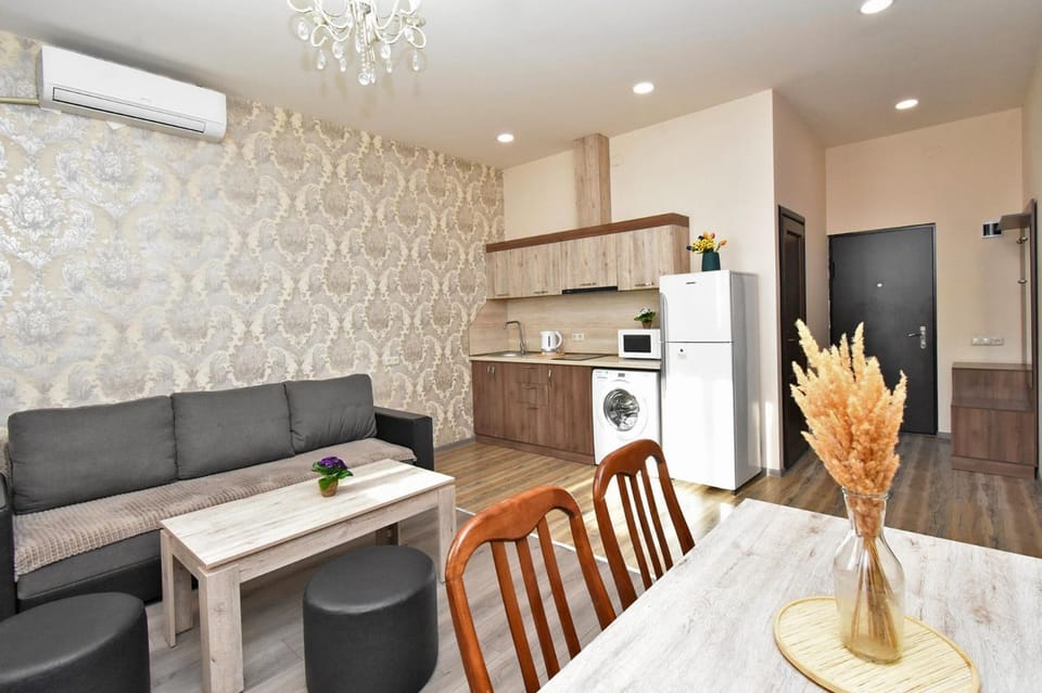 Kitchen or kitchenette, Seating area, Dining area, air conditioner