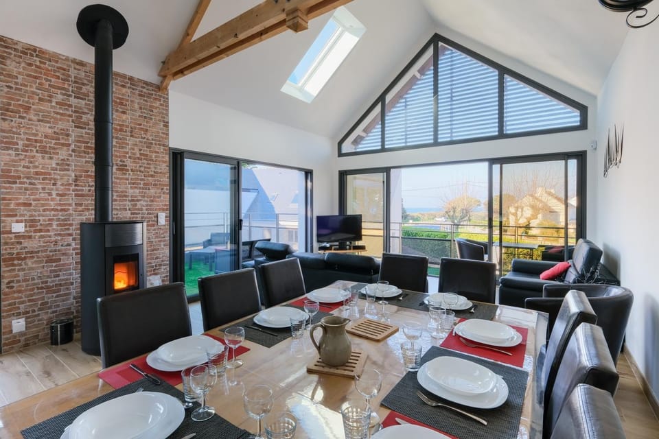 Communal lounge/ TV room, Dining area