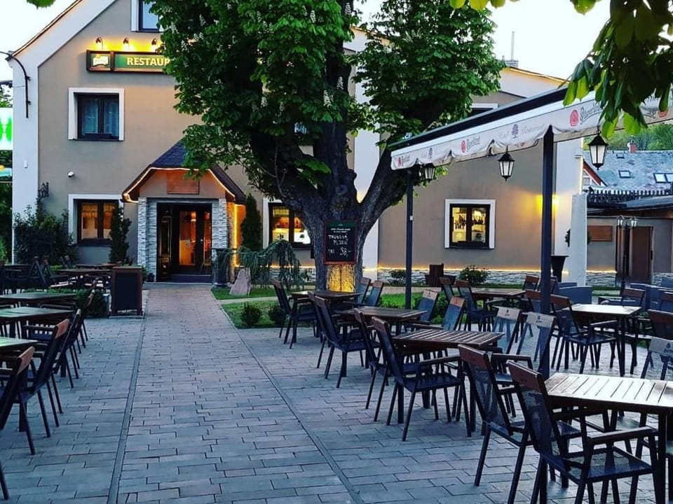 Hotel & Restaurant Pod Kaštany Hotel in Saxony