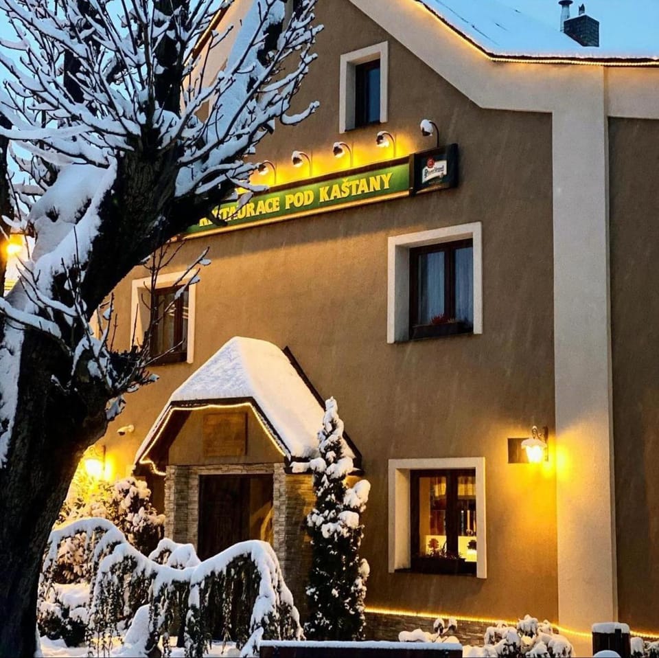 Hotel & Restaurant Pod Kaštany Hotel in Saxony