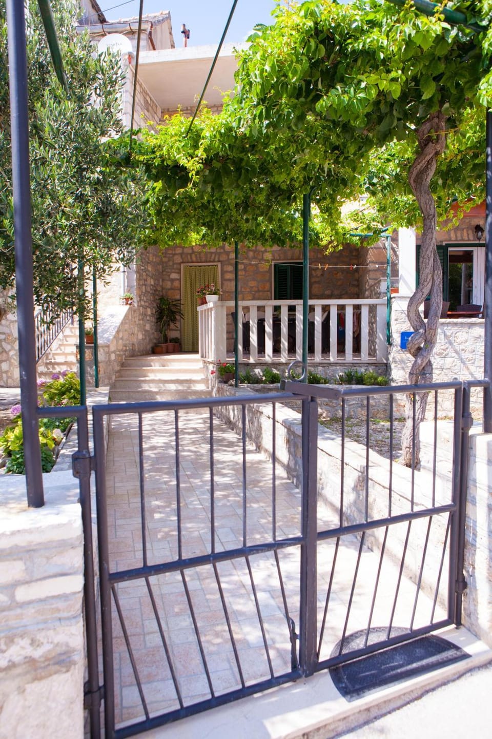 Property building, Facade/entrance, Neighbourhood