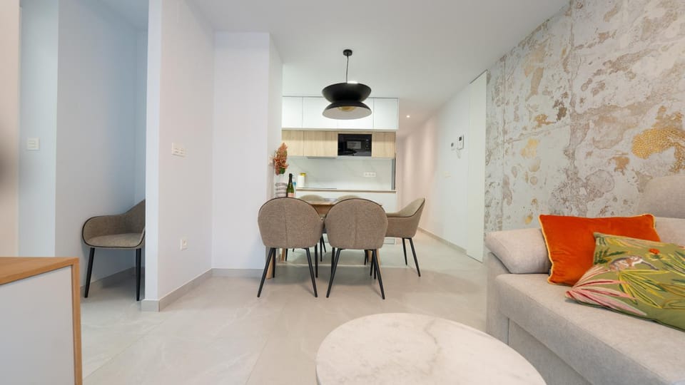 Kitchen or kitchenette, Photo of the whole room, Seating area, Dining area
