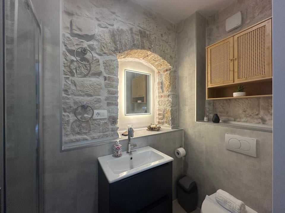 Rooms Malo More Trogir Hotel in Trogir