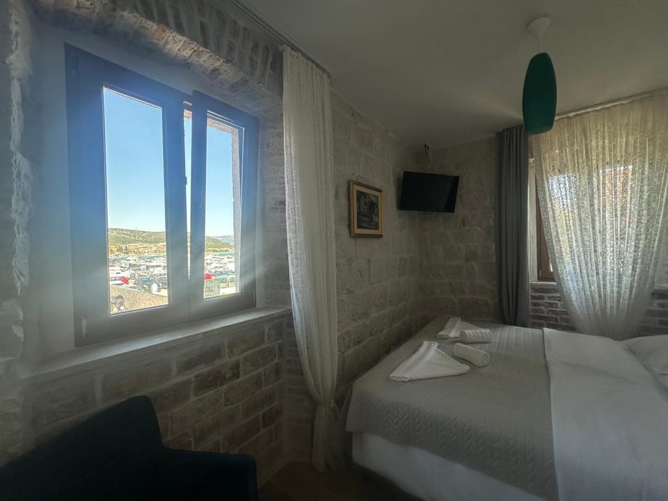 Rooms Malo More Trogir Hotel in Trogir