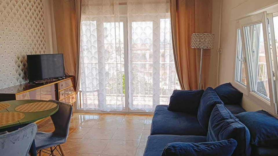 Communal lounge/ TV room, TV and multimedia, Living room, air conditioner