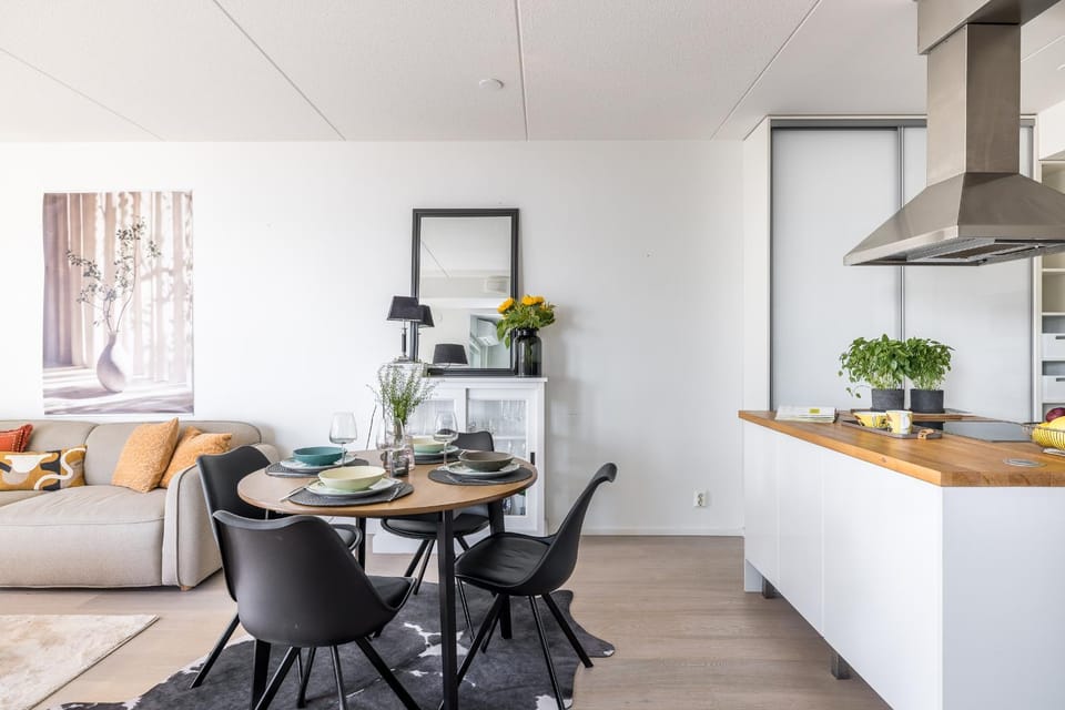 Living room, Dining area