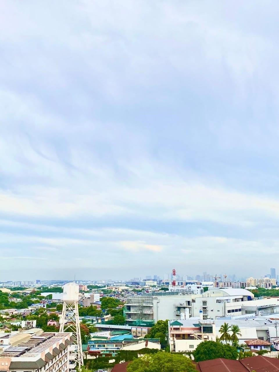 Staycation 15 minutes from NAIA with Massage Chair Apartment in Paranaque
