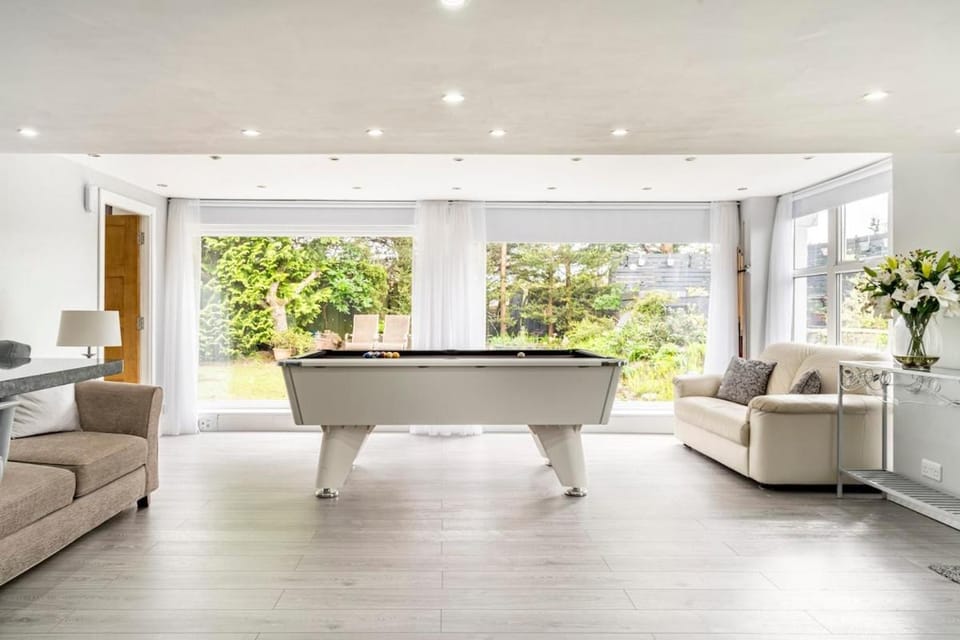 2 Bedroom Garden Flat Apartment in Glasgow