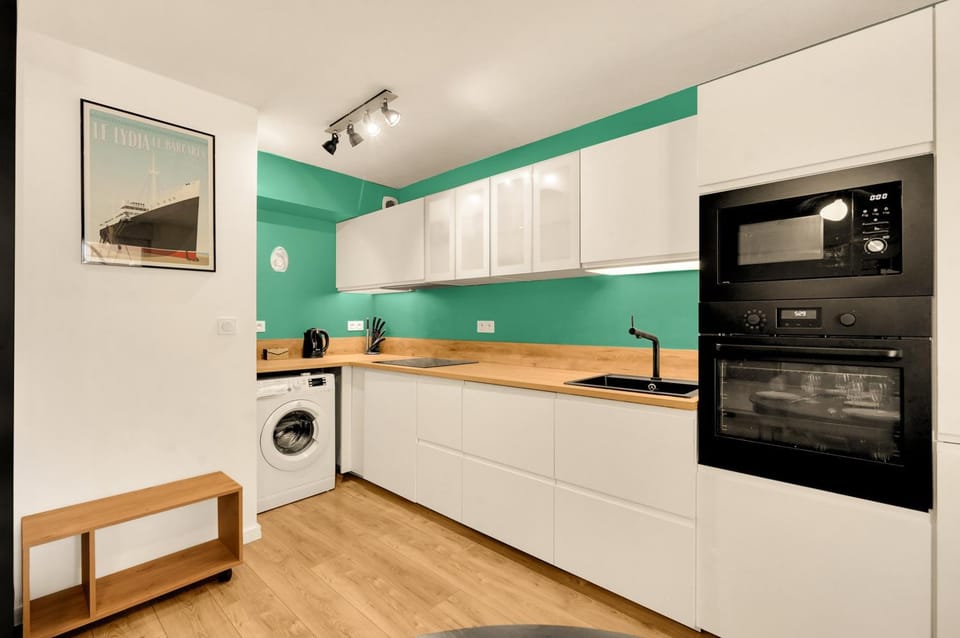 Kitchen or kitchenette, stove