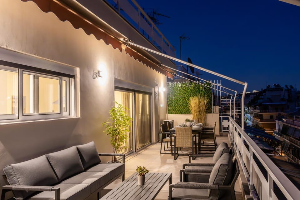 Night, View (from property/room), Balcony/Terrace