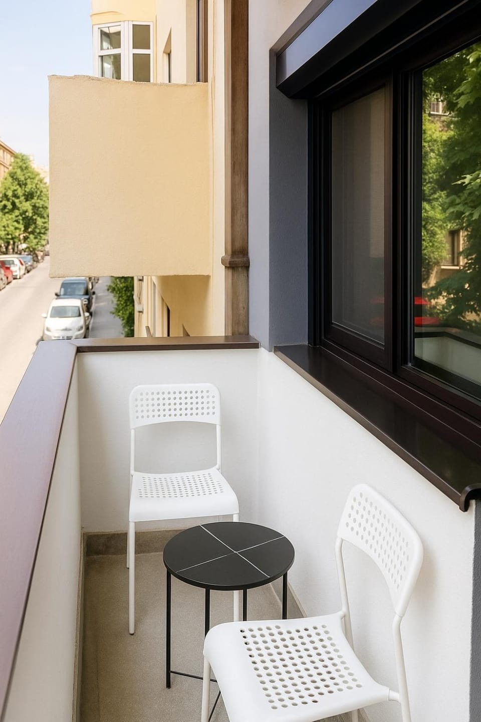 Emerald Escape - near Cismigiu Park Apartment in Bucharest