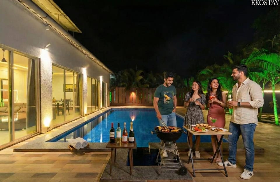 Night, People, Guests, Pool view, Swimming pool, group of guests, Family