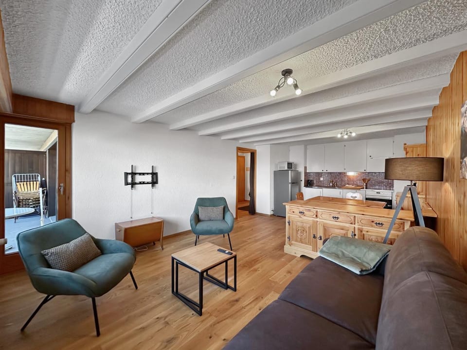 Communal lounge/ TV room, Living room