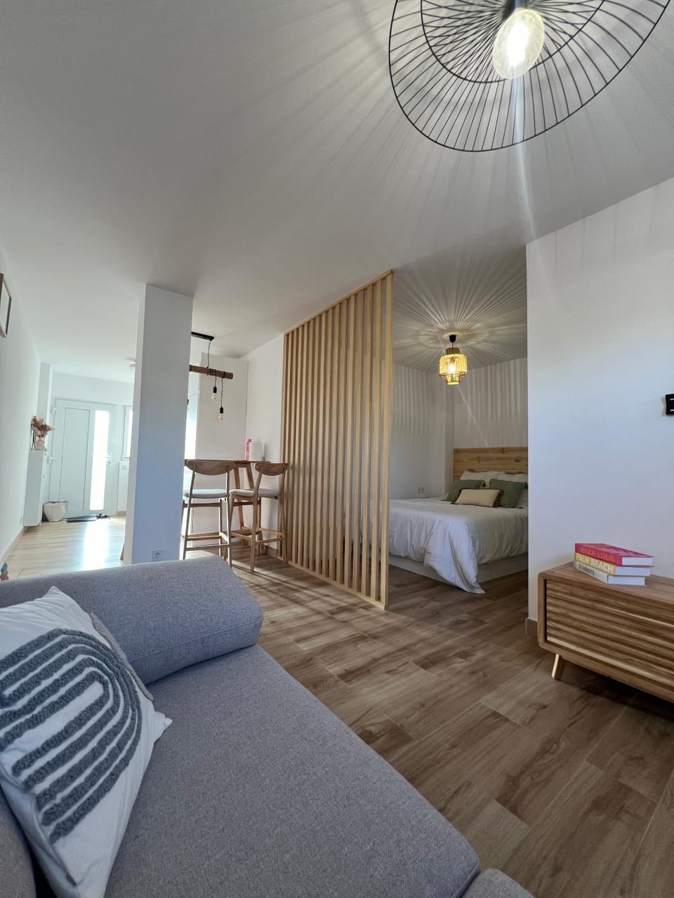 Living room, Photo of the whole room