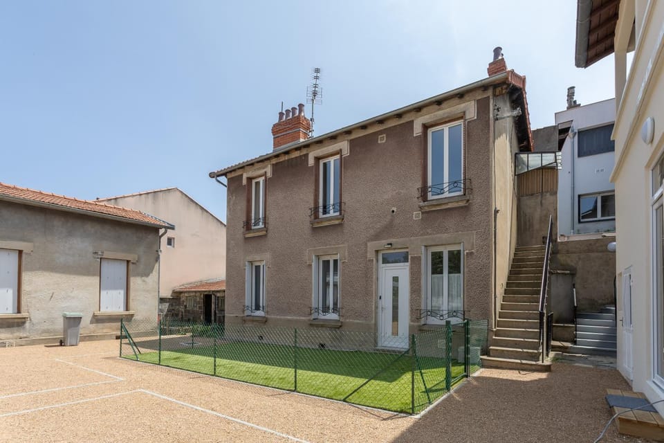 Property building, Day