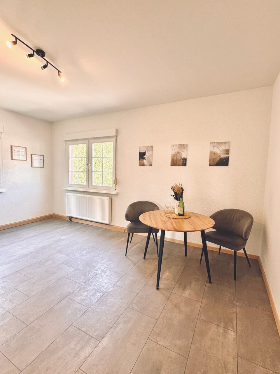 Seating area, Dining area, kitchen, kitchen