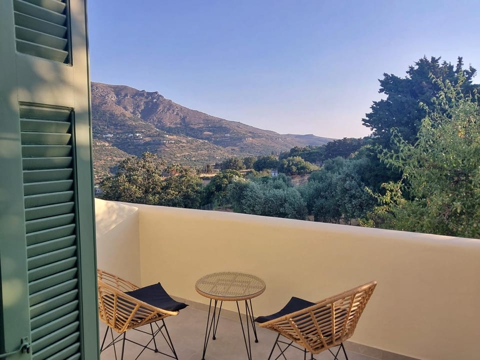 Day, Natural landscape, View (from property/room), Balcony/Terrace, Mountain view
