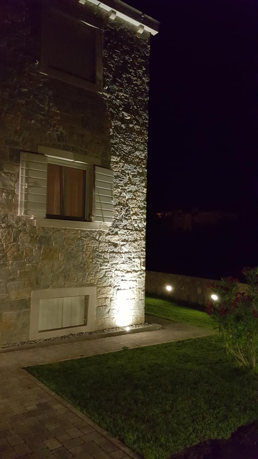 Facade/entrance, Night