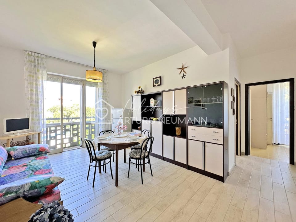 TV and multimedia, Living room, Seating area, Dining area, Evening entertainment